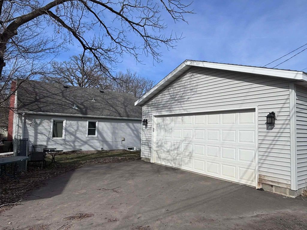 Photo of 505 Moreland Avenue, Mankato, MN 56001 (MLS # 7043591)