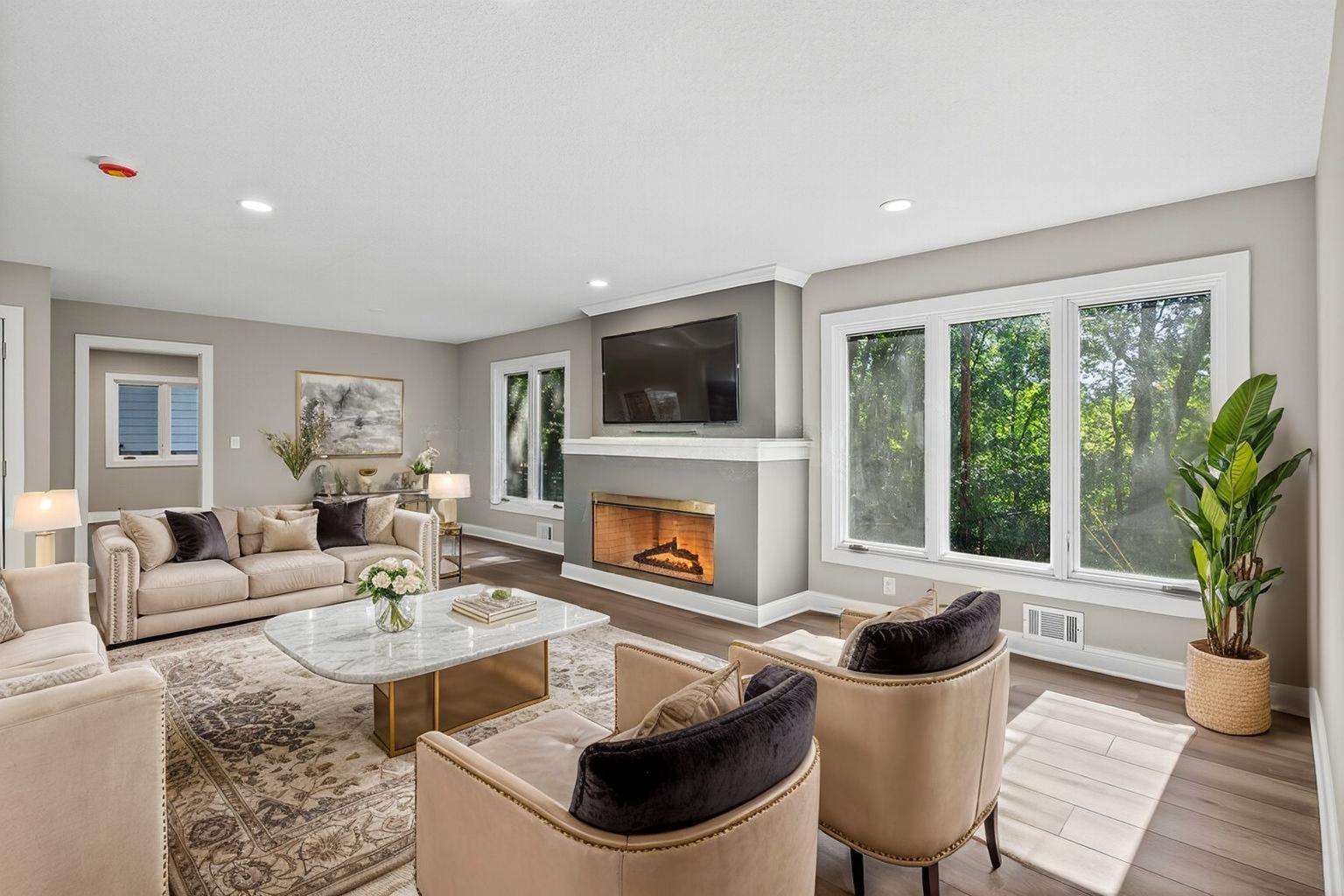 1865 Hampshire Lane N