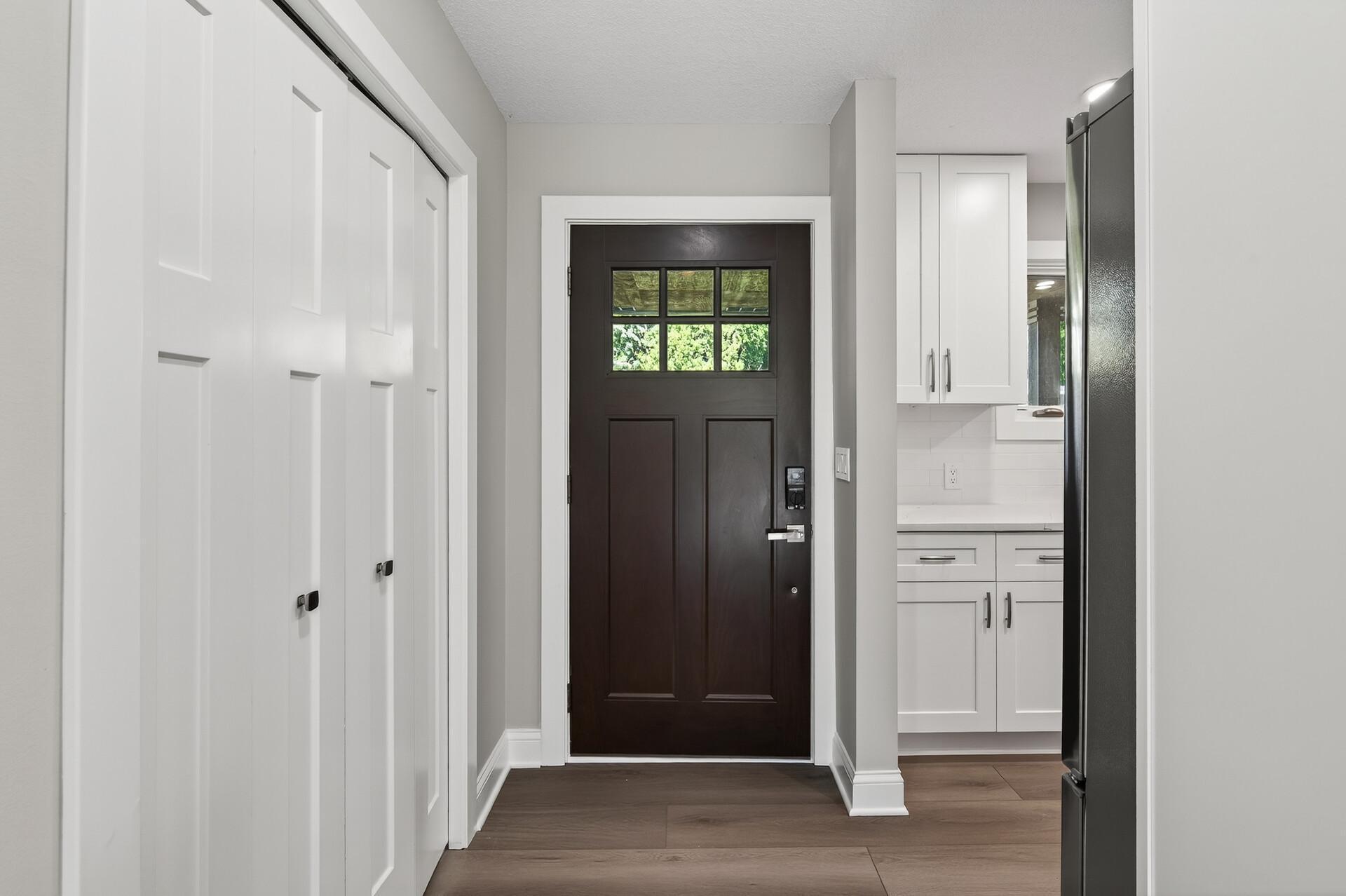 1865 Hampshire Lane N