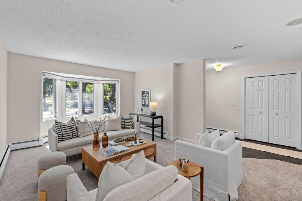 Photo of 12918 Rutledge Circle, Minnetonka, MN 55305 (MLS # 7122448)