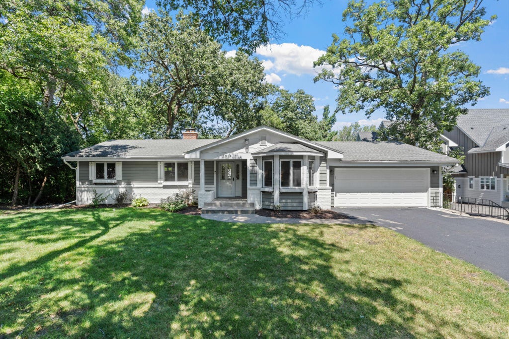 Photo of 12918 Rutledge Circle, Minnetonka, MN 55305 (MLS # 7122448)