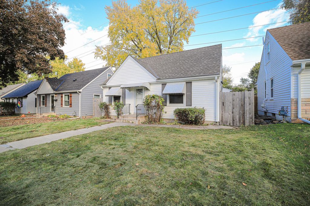Photo of 2813 Brunswick Avenue S, Saint Louis Park, MN 55416 (MLS # 6808627)