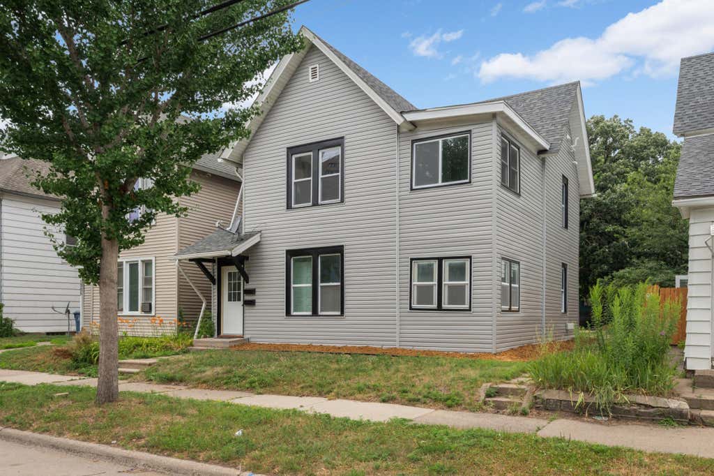 Photo of 1007 19th Avenue NE, Minneapolis, MN 55418 (MLS # 7118308)