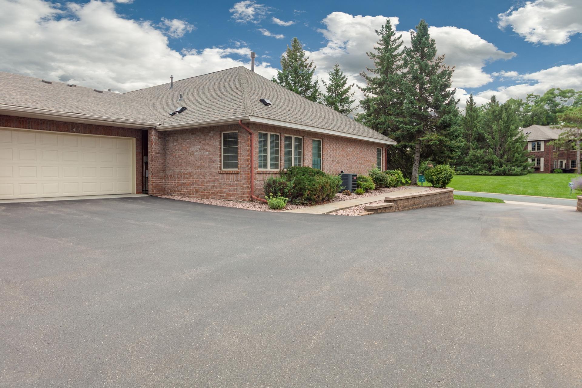 1417 Hunter Hill Road