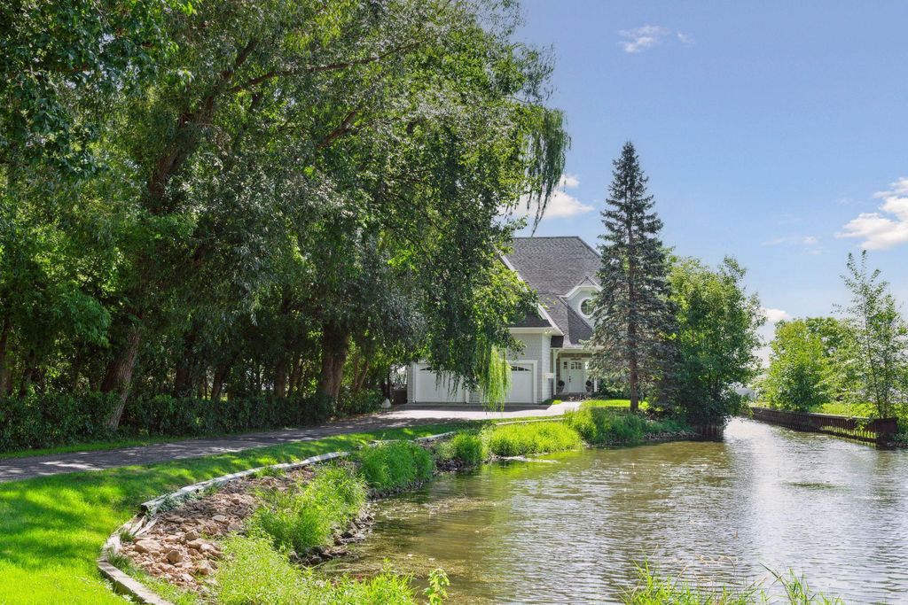 Photo of 3115 N Shore Drive, Wayzata, MN 55391 (MLS # 7039701)