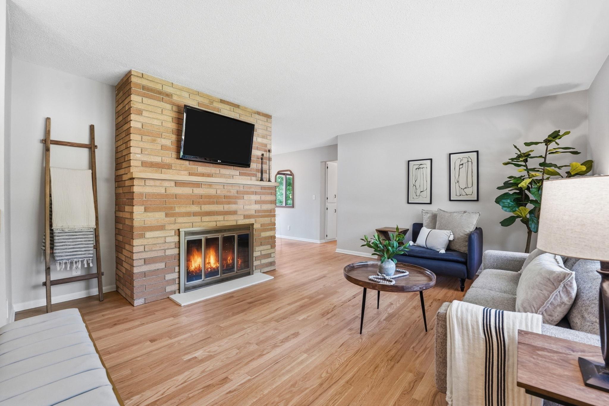 635 Iona Lane
