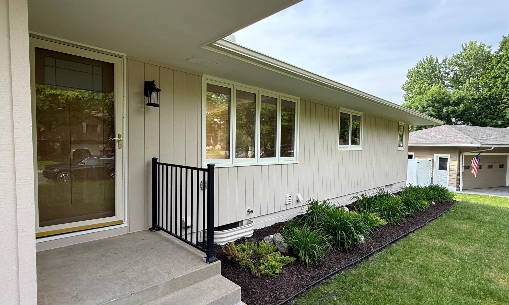 635 Iona Lane