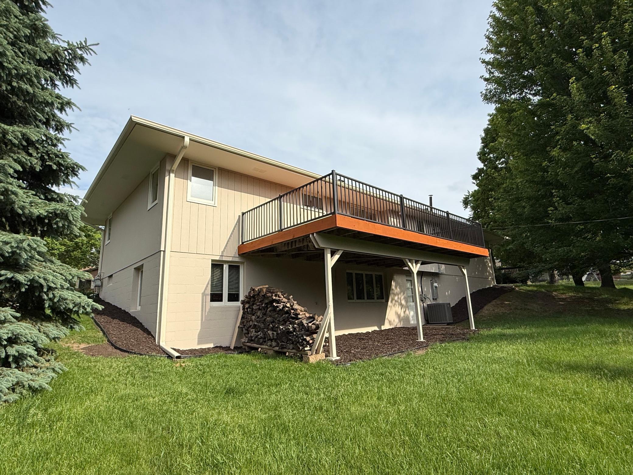 635 Iona Lane