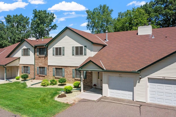 977 HERITAGE CT E, SAINT PAUL, MN 55127 - Image e86ab46baca217b5da9bdb7bfb0c9a2b/2453877046