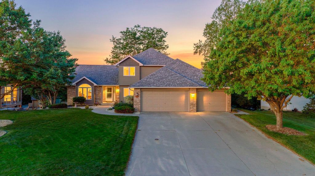 Photo of 10791 Alberton Way, Inver Grove Heights, MN 55077 (MLS # 7076956)