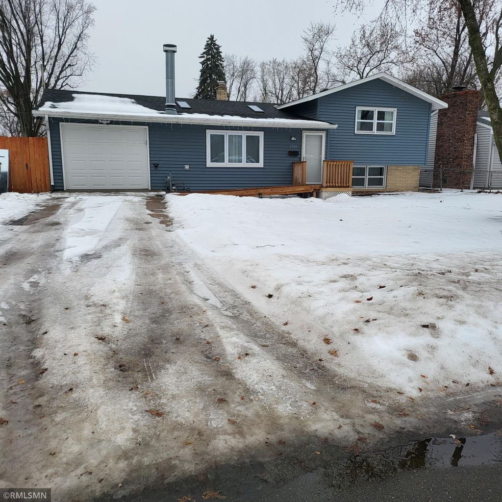 Photo of 2308 16th Avenue E, North Saint Paul, MN 55109 (MLS # 7002646)