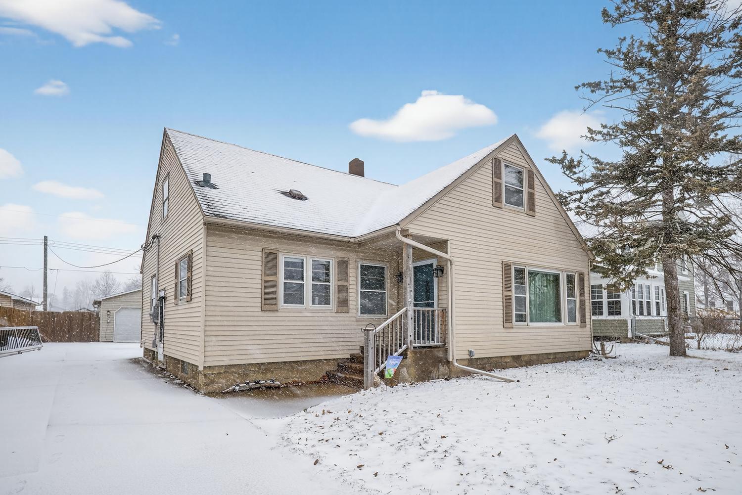 305 N Mantorville Avenue