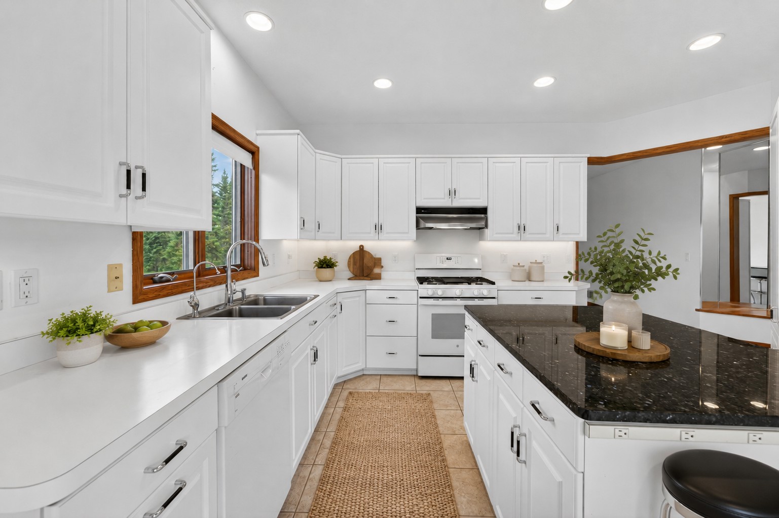 7052 Eagle Trail
