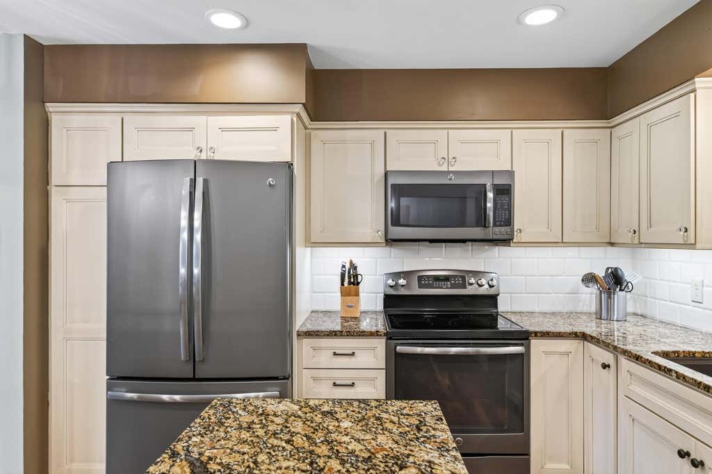 Photo of 6227 Annapolis Lane N, Maple Grove, MN 55311 (MLS # 6729860)