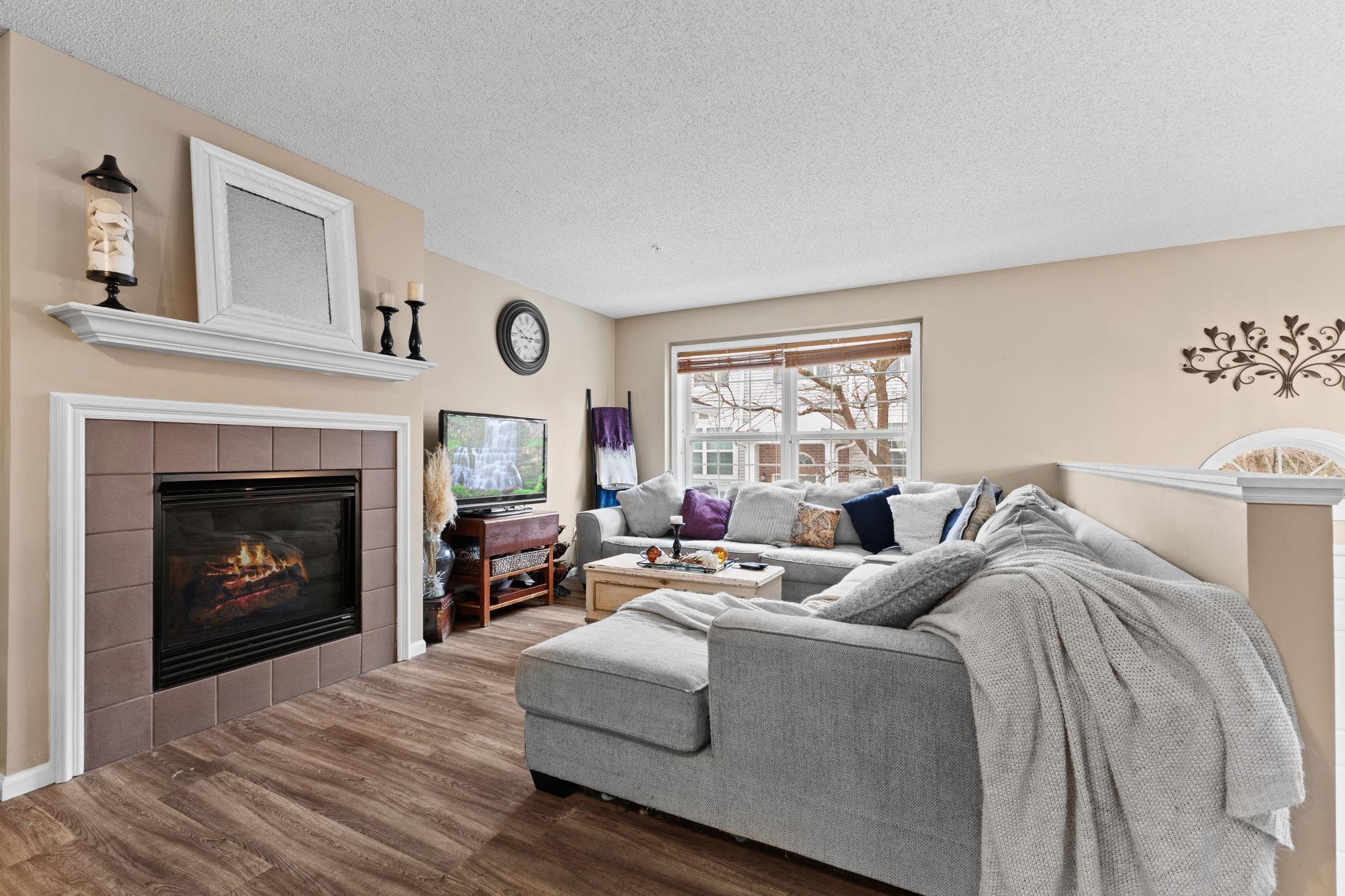 921 Ledgestone Drive