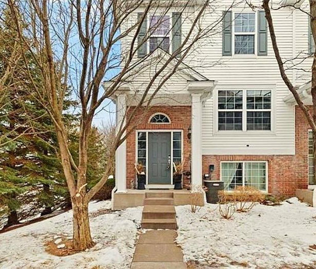 Photo of 921 Ledgestone Drive, Mahtomedi, MN 55115 (MLS # 7018157)