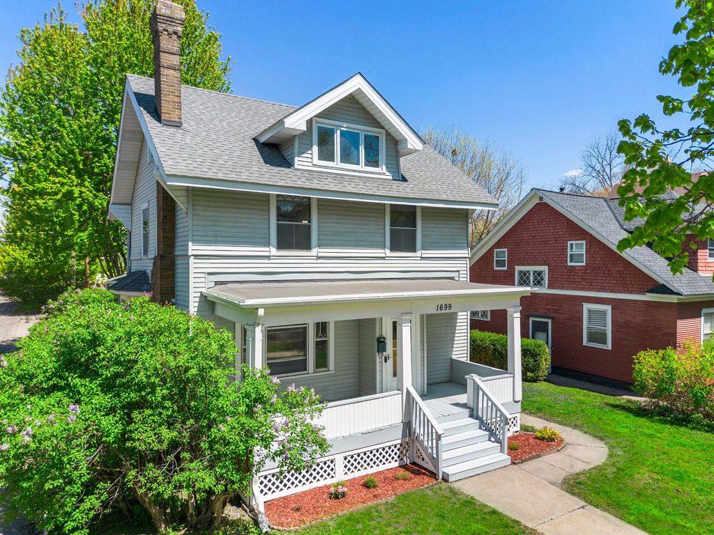 Photo of 1699 Ashland Avenue, Saint Paul, MN 55104 (MLS # 7045309)