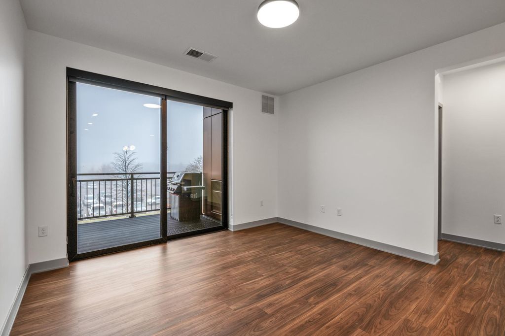 Photo of 640 Wisconsin Avenue N #307, Golden Valley, MN 55427 (MLS # 7038115)