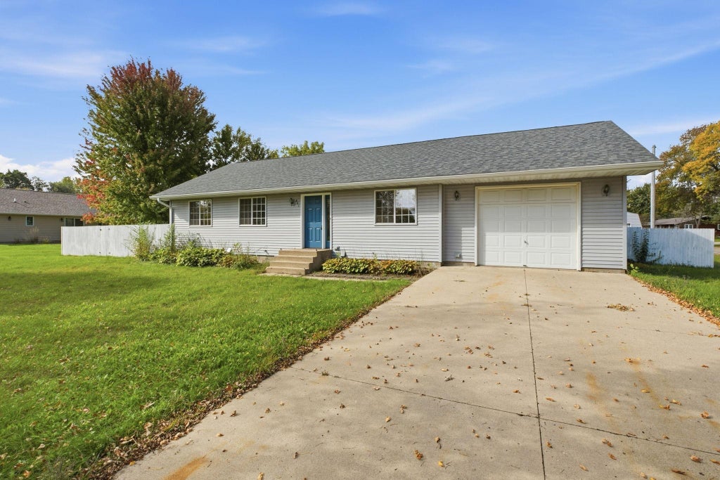 Photo of 801 Lowery Avenue, Belgrade, MN 56312 (MLS # 7157226)