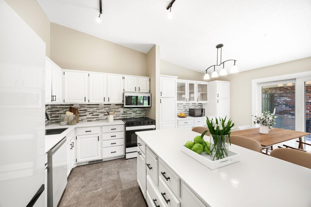 Photo of 9712 Cimarron Circle, Minnetonka, MN 55305 (MLS # 7155888)
