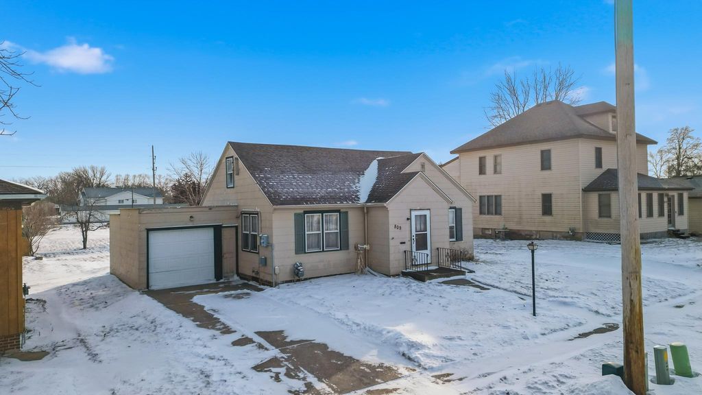 Photo of 809 3rd Street SW, Waseca, MN 56093 (MLS # 7007586)