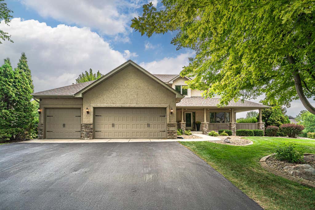 Photo of 15353 Eagles Ridge NW, Prior Lake, MN 55372 (MLS # 7119334)