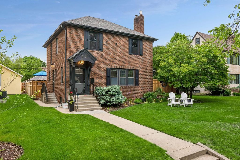 Photo of 2131 Juno Avenue, Saint Paul, MN 55116 (MLS # 7074322)