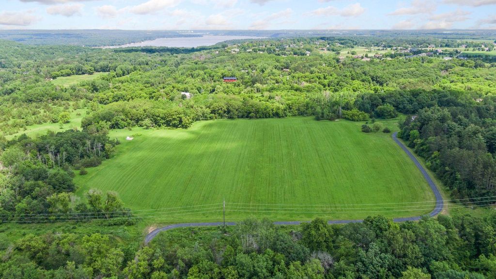 Photo of Lot 9 Glen Oaks Drive, River Falls, WI 54022 (MLS # 7025396)