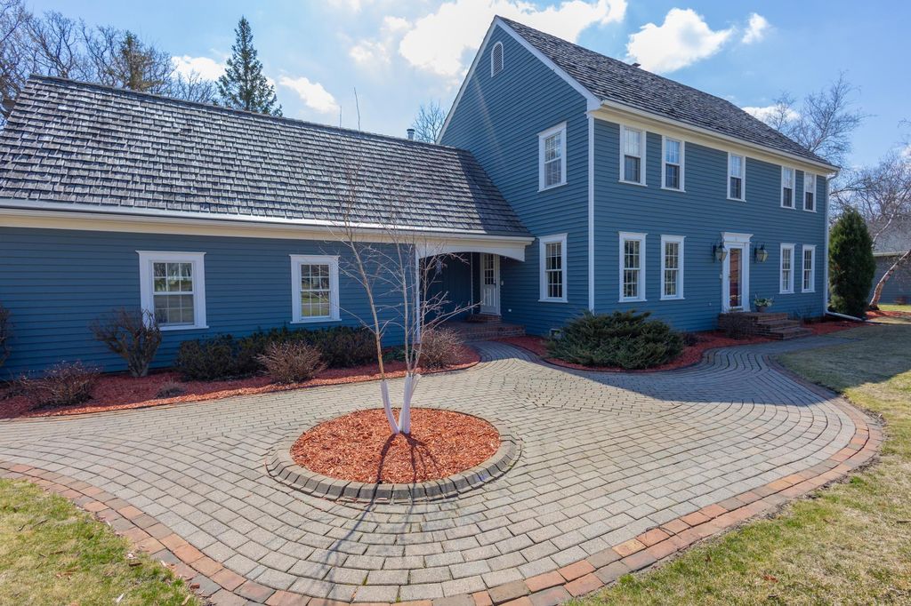 Photo of 70 Jonathon Drive, New Ulm, MN 56073 (MLS # 7024937)