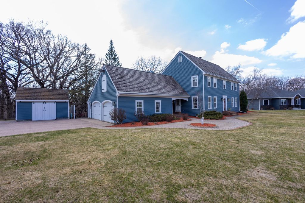 Photo of 70 Jonathon Drive, New Ulm, MN 56073 (MLS # 7024937)