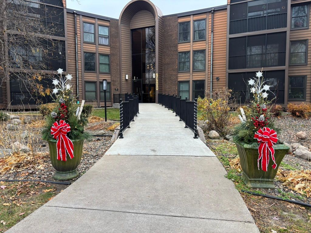 Photo of 9600 Portland Avenue S #107, Bloomington, MN 55420 (MLS # 6815863)