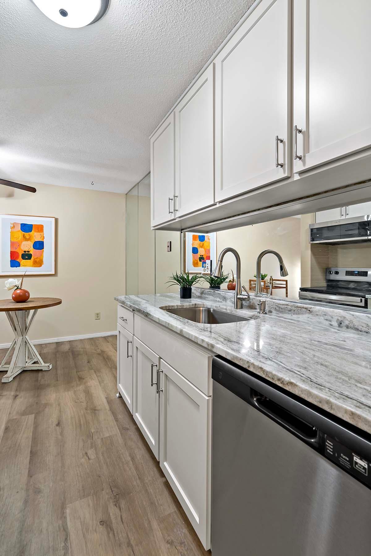 2800 Hamline Avenue N 112