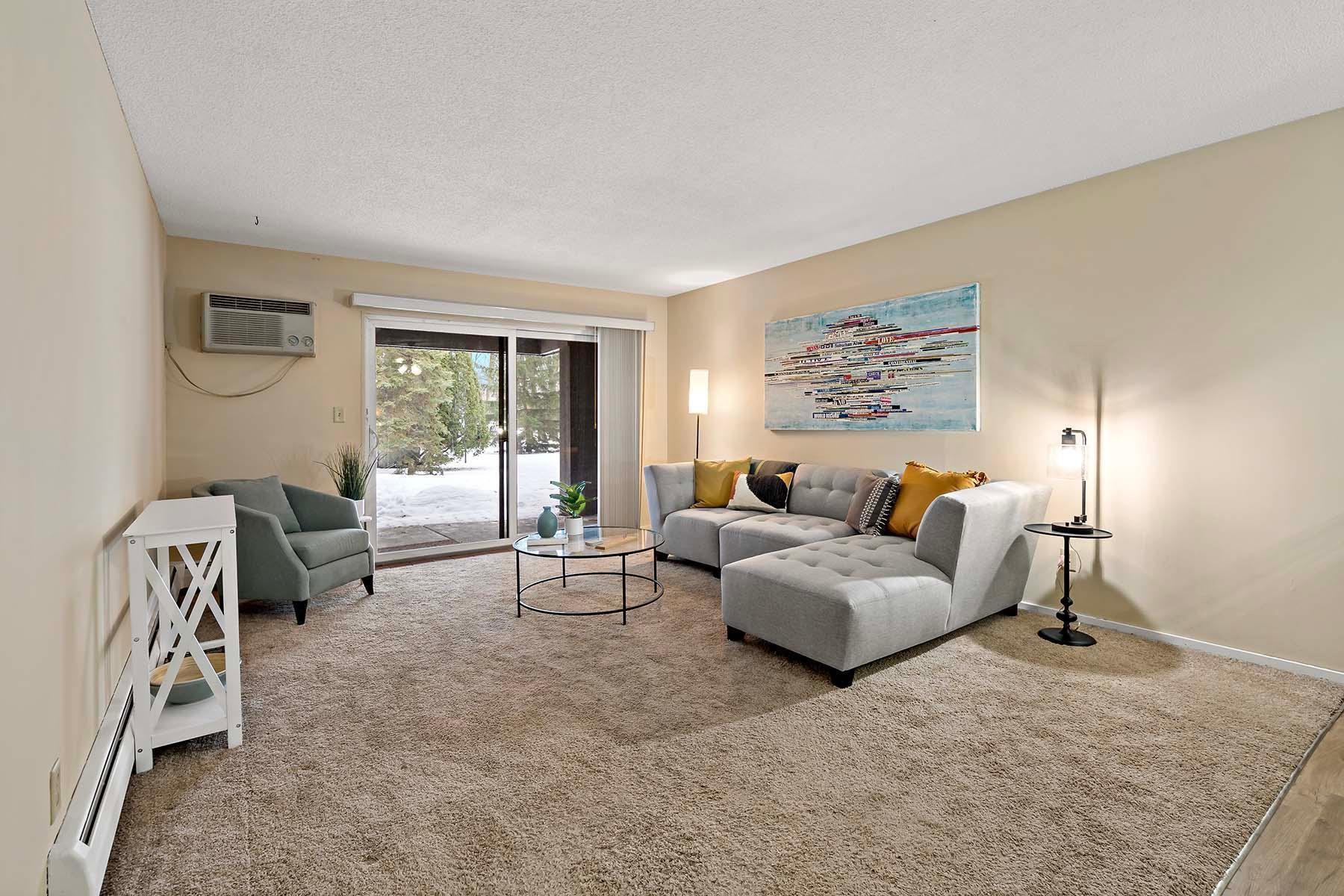 2800 Hamline Avenue N 112