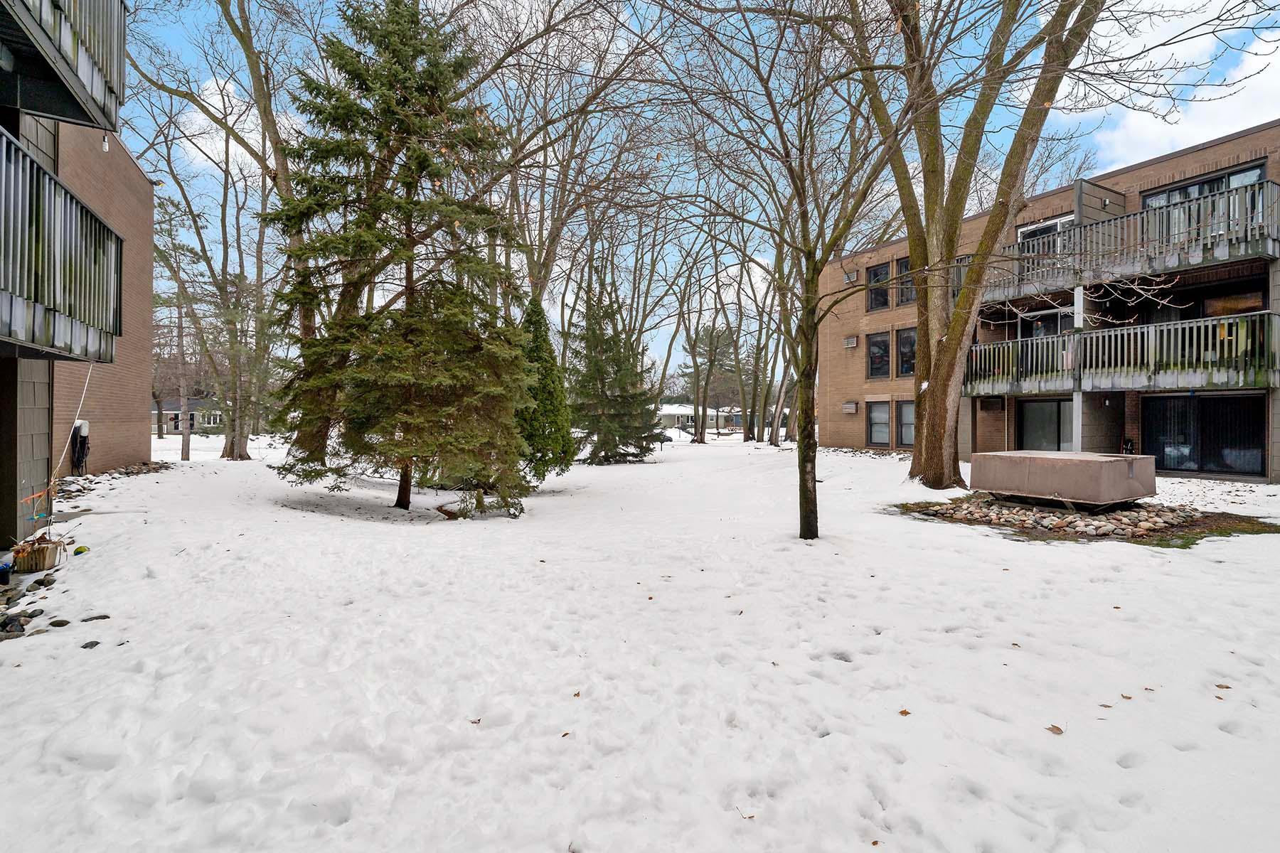 2800 Hamline Avenue N 112