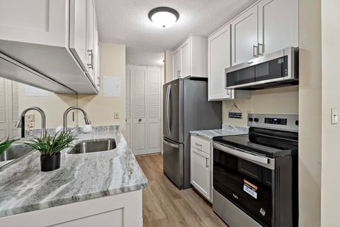 2800 Hamline Avenue N 112 Roseville MN 55113