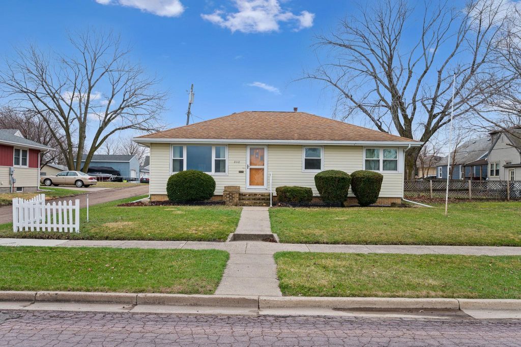 Photo of 808 Webster Street, Fairmont, MN 56031 (MLS # 7049487)