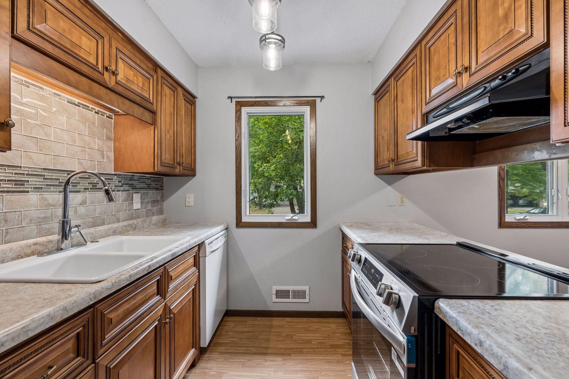 10650 105th Avenue N
