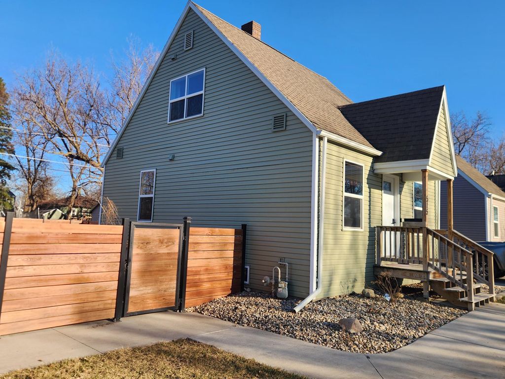 Photo of 515 5th Avenue SW, Pipestone, MN 56164 (MLS # 7046718)