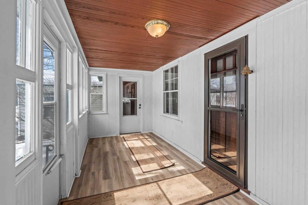 Photo of 1083 Gordon Avenue, Maplewood, MN 55109 (MLS # 7033783)