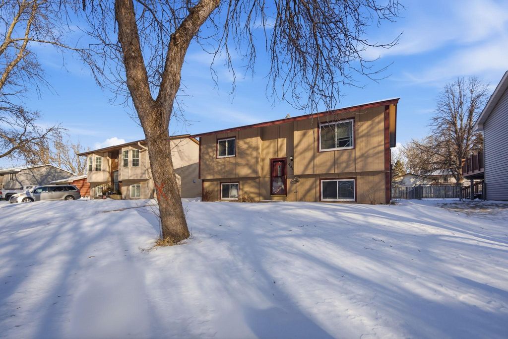 Photo of 941 104th Avenue NW, Coon Rapids, MN 55433 (MLS # 7011705)