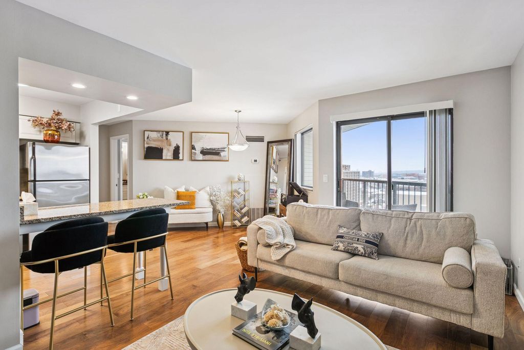 Photo of 78 10th Street E #1710, Saint Paul, MN 55101 (MLS # 7000788)