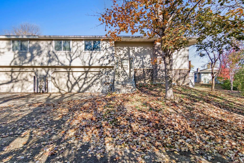 Photo of 4459 Woodgate Point, Eagan, MN 55122 (MLS # 7154789)