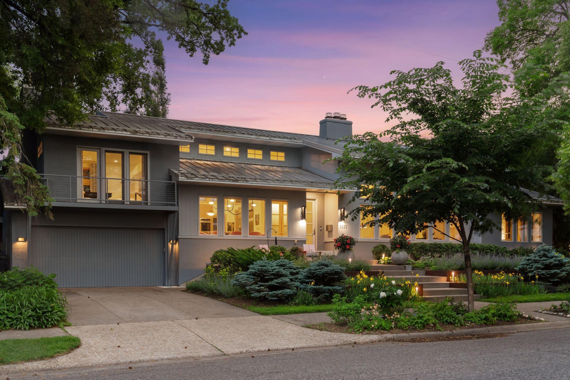 3225 W 38th Street