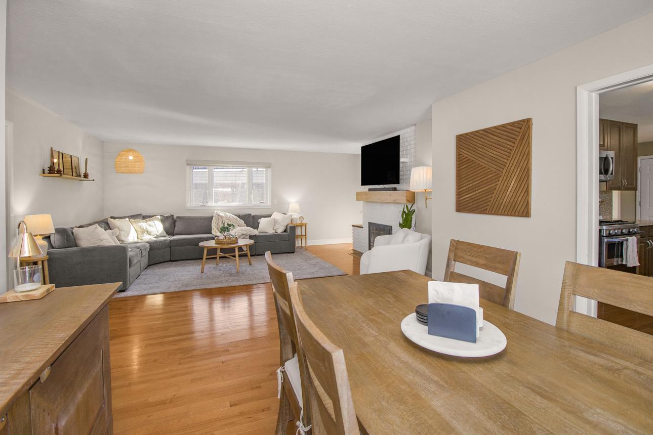 2945 Aquila Avenue S