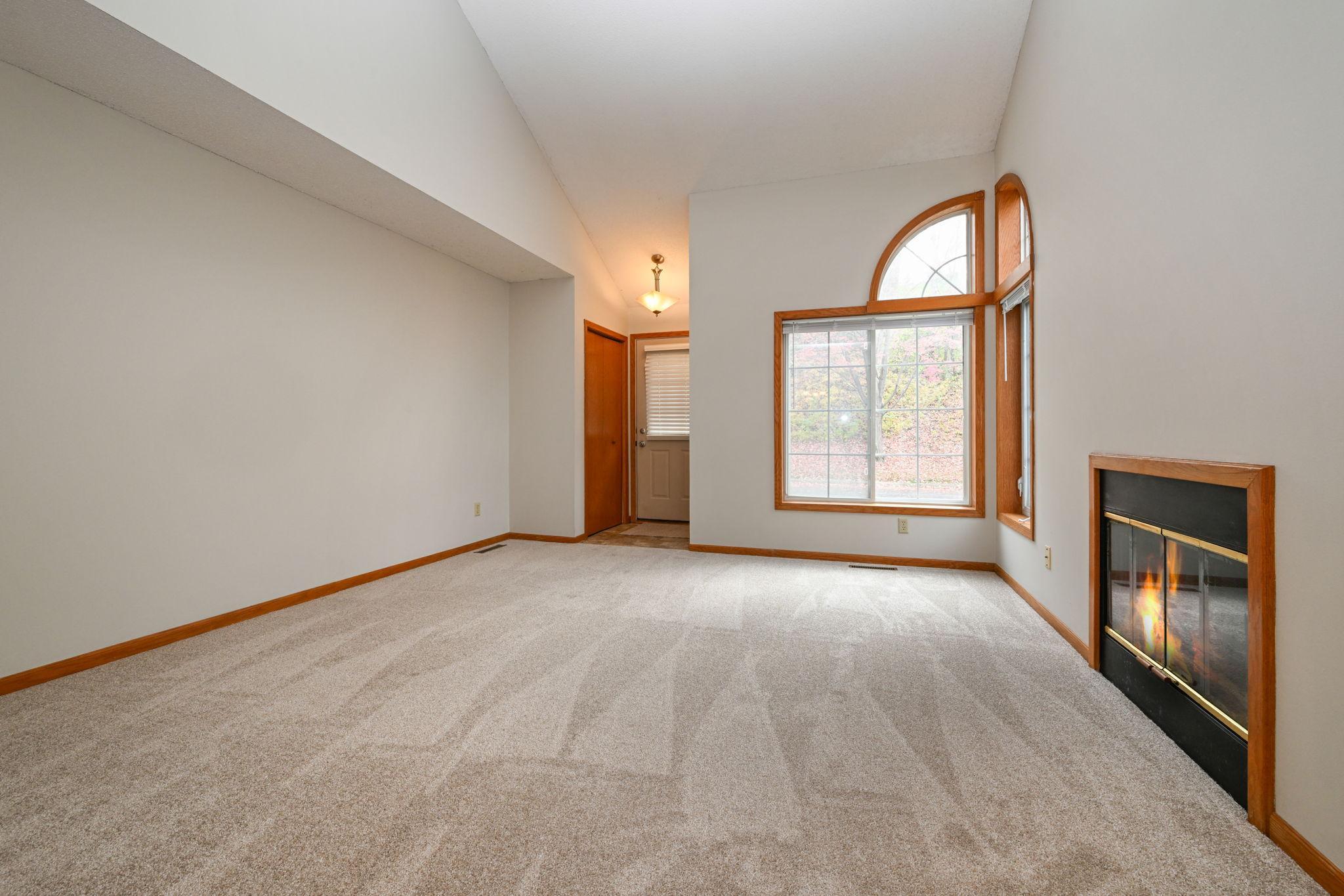 1067 S Fillmore Circle NE