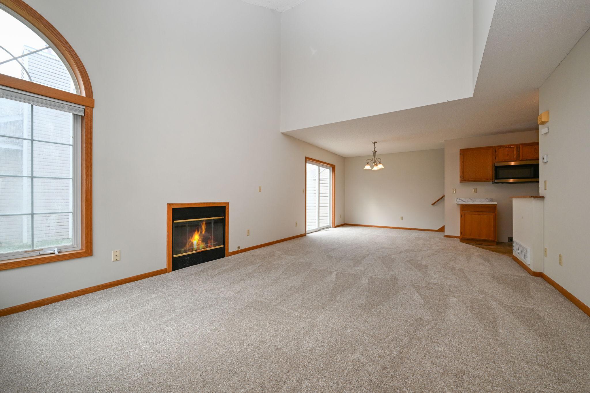 1067 S Fillmore Circle NE