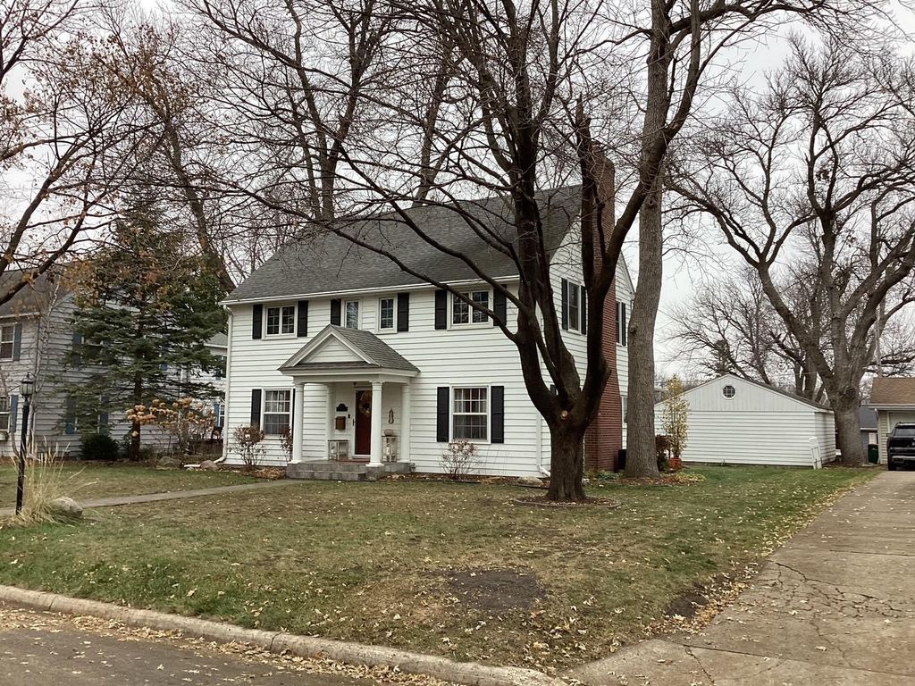 Photo of 210 Lee Place, Albert Lea, MN 56007 (MLS # 6822050)