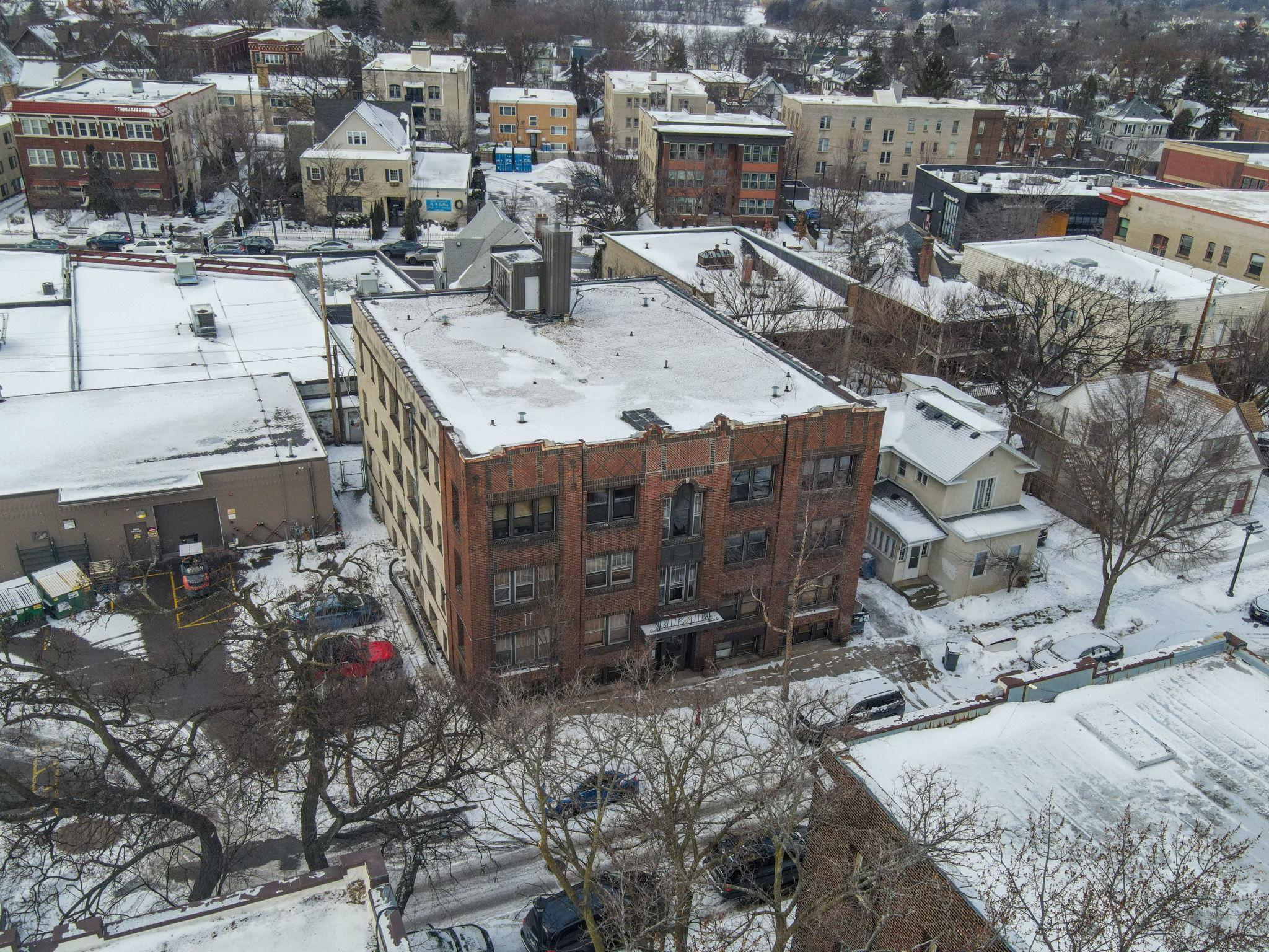 2726 Girard Avenue S