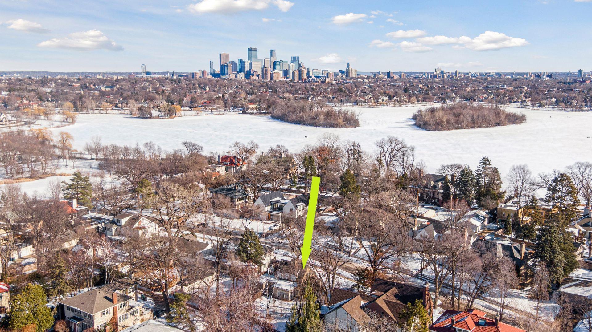 2740 Thomas Avenue S