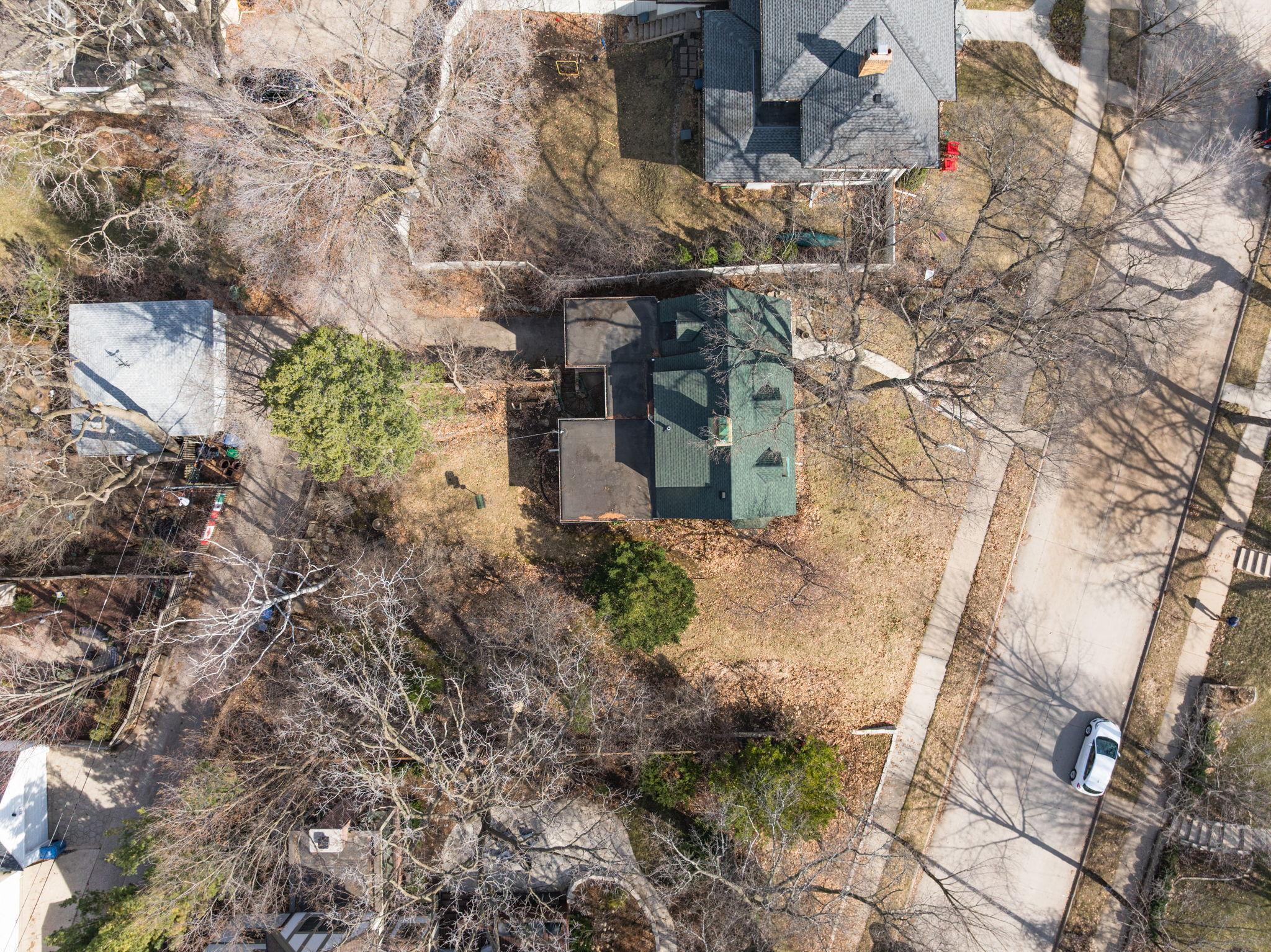 2740 Thomas Avenue S